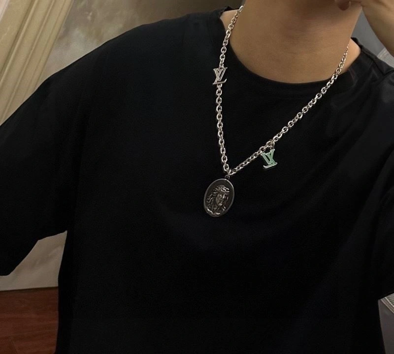 Louis Vuitton Necklaces Packable 248948