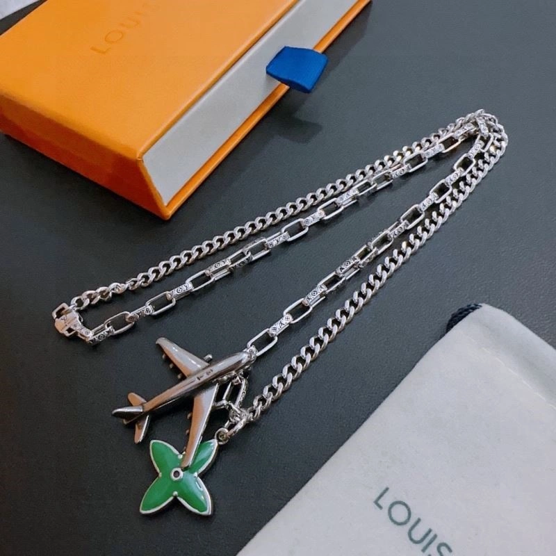 Louis Vuitton Necklaces Fashionable 248957