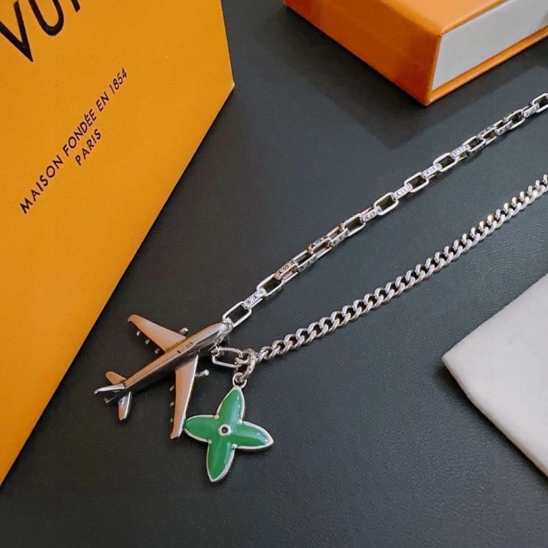 Louis Vuitton Necklaces Fashionable 248957