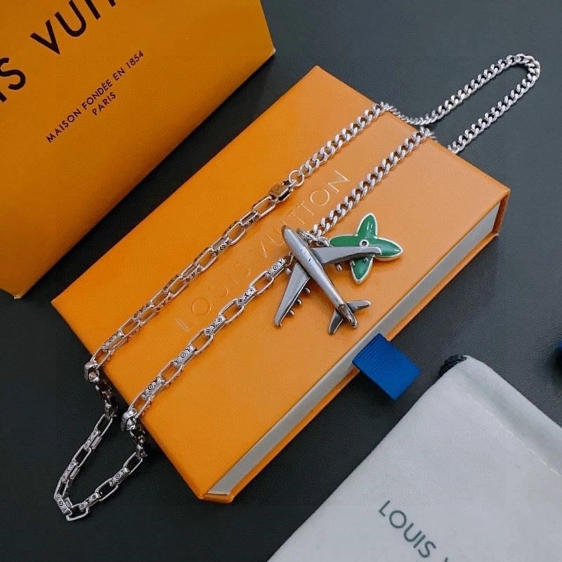 Louis Vuitton Necklaces Fashionable 248957