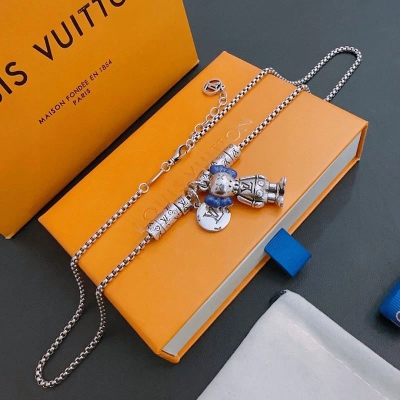 WellDesigned Louis Vuitton Necklaces 248954