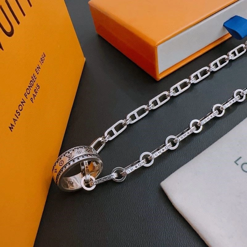 Louis Vuitton Necklaces Sophisticated 248951