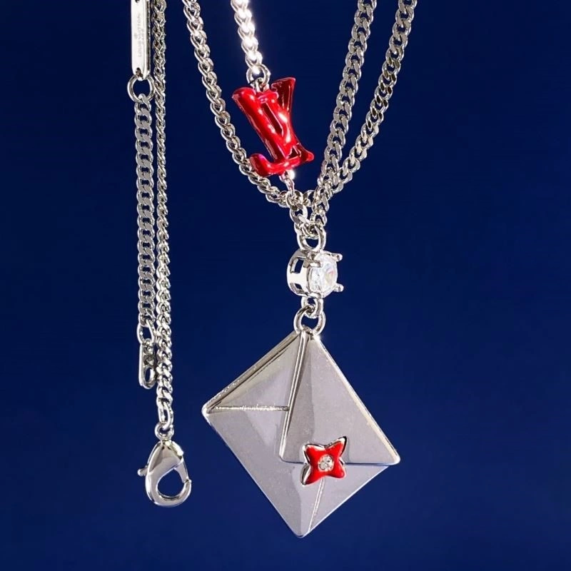 Effortless Louis Vuitton Necklaces 248940