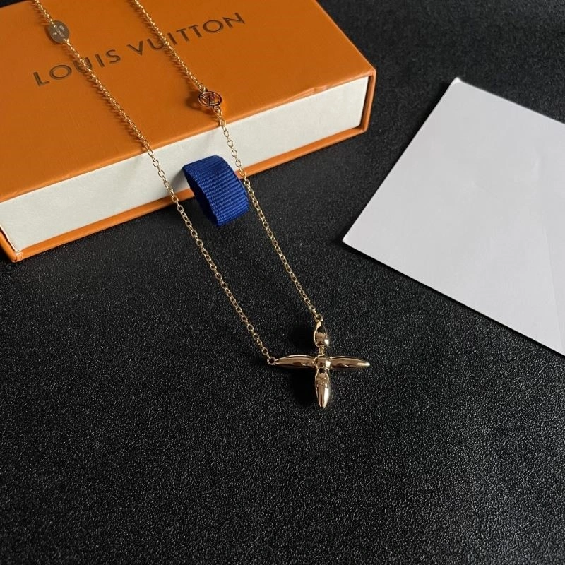 Vibrant Louis Vuitton Necklaces 248958