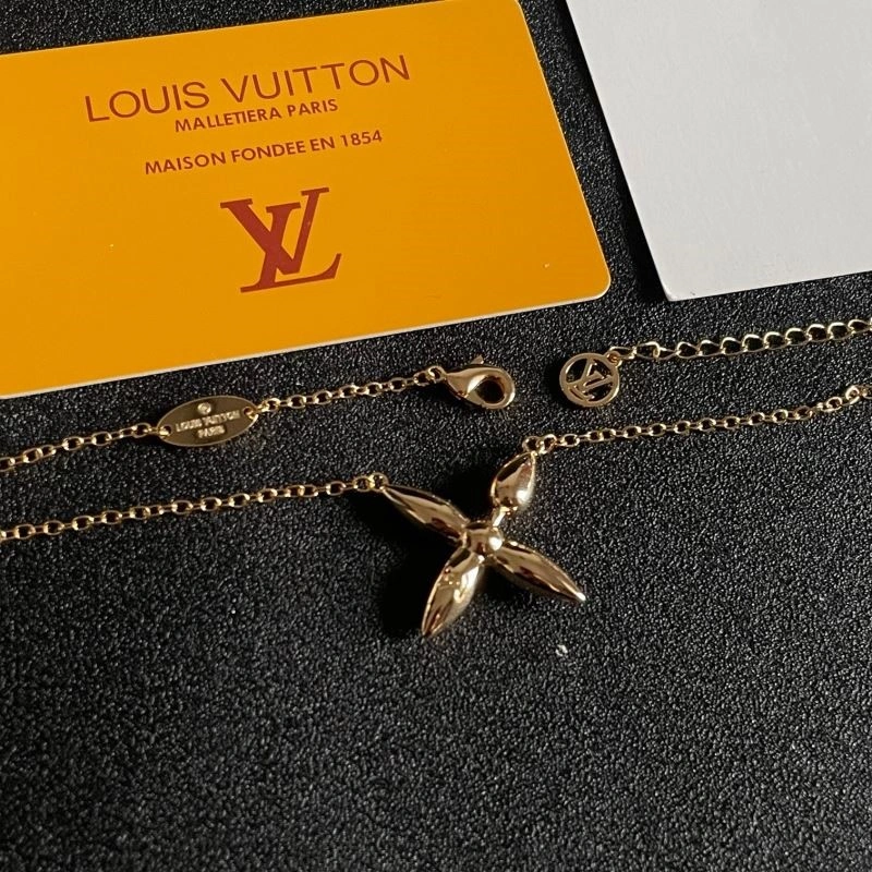 Vibrant Louis Vuitton Necklaces 248958