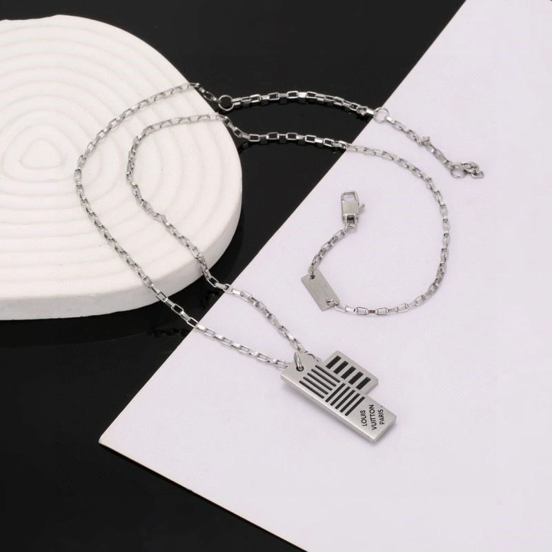 Louis Vuitton Necklaces Trendy 248945