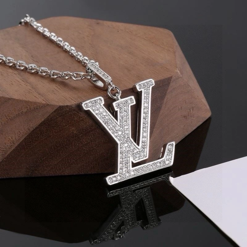 TechFriendly Louis Vuitton Necklaces 248949