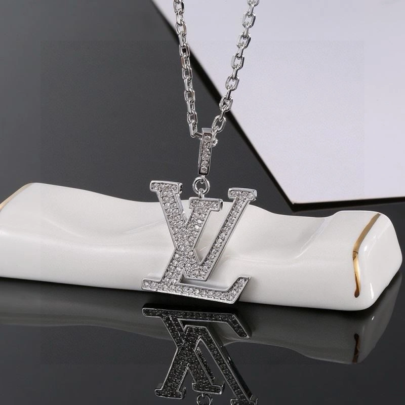 TechFriendly Louis Vuitton Necklaces 248949
