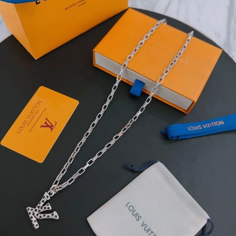 Louis Vuitton Necklaces Elegant 248934