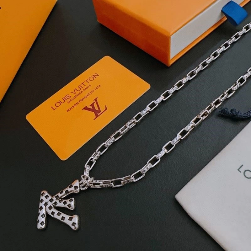 Louis Vuitton Necklaces Elegant 248934