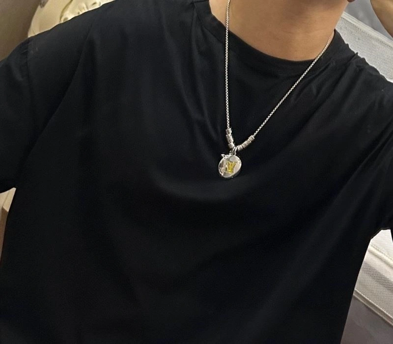 Elegant Louis Vuitton Necklaces 248933