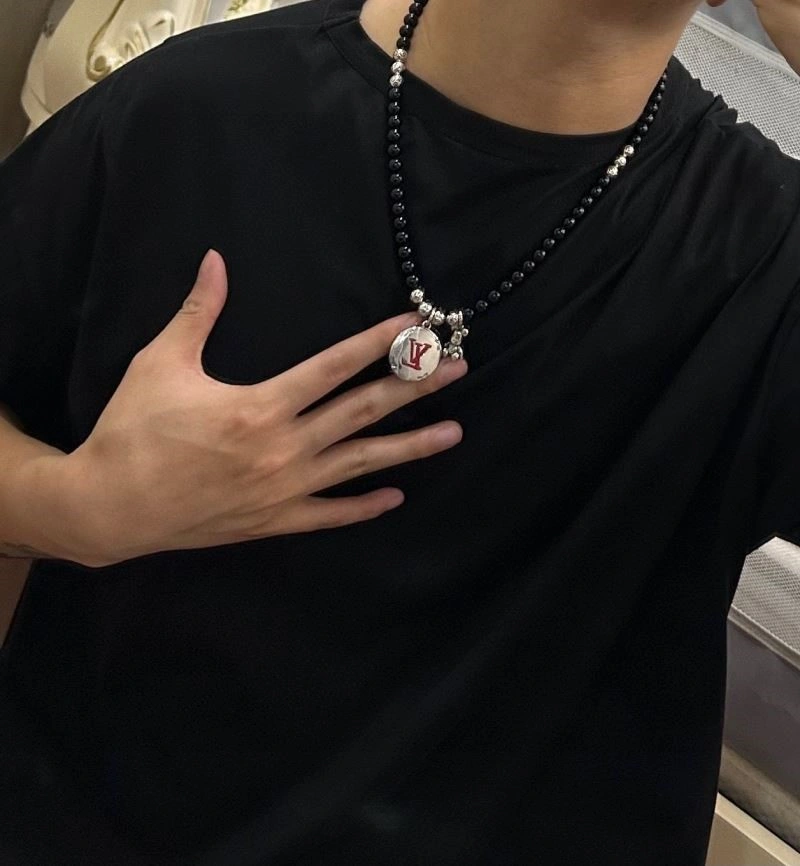 ModernLook Louis Vuitton Necklaces 248931