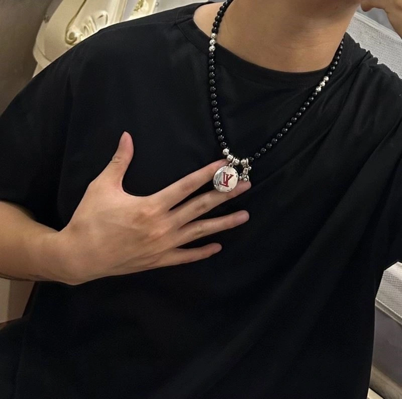 ModernLook Louis Vuitton Necklaces 248931