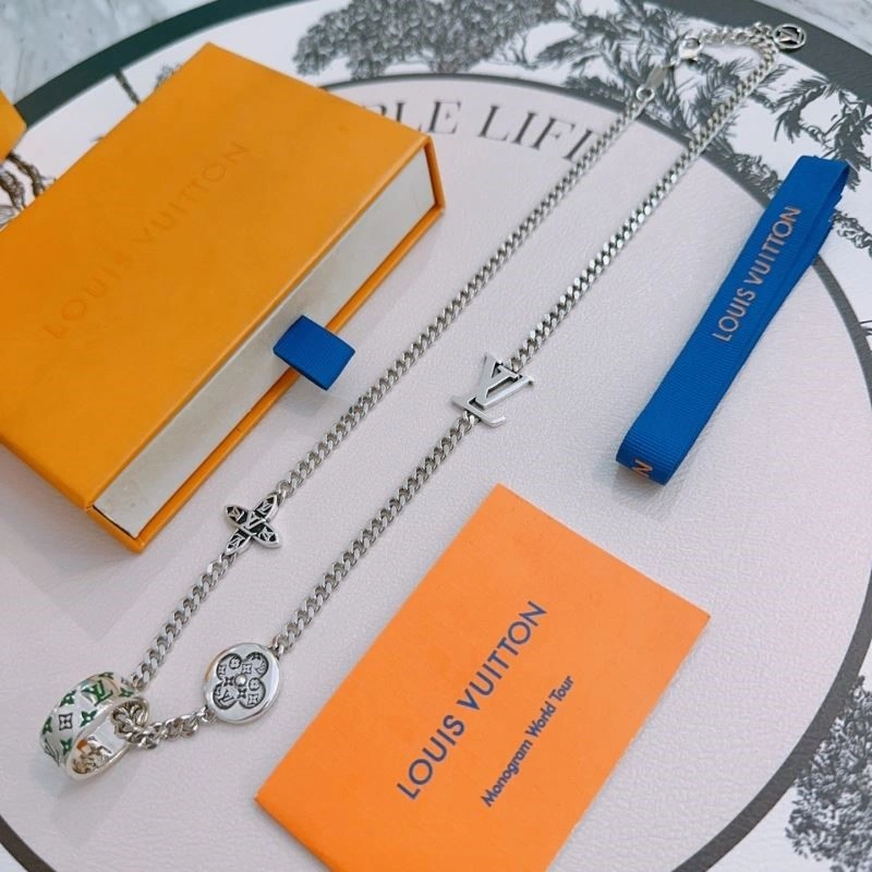 Practical Louis Vuitton Necklaces 248928
