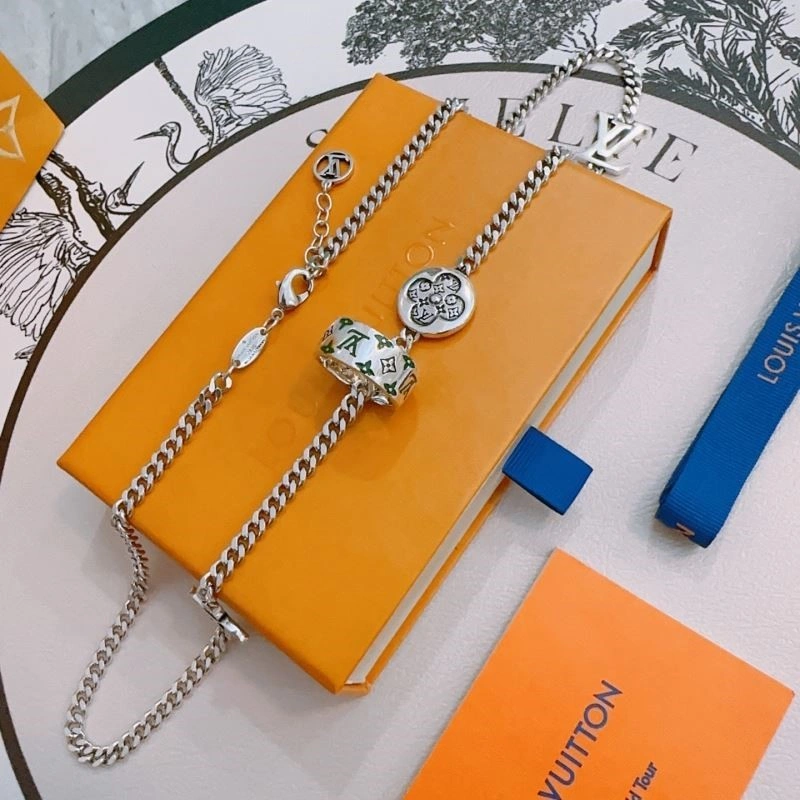 Practical Louis Vuitton Necklaces 248928
