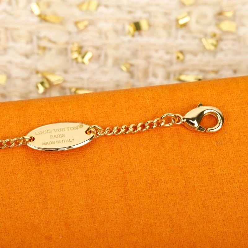 Contemporary Louis Vuitton Necklaces 248899