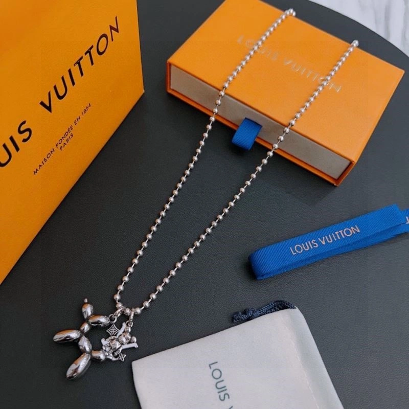 Louis Vuitton Necklaces Breathable 248925