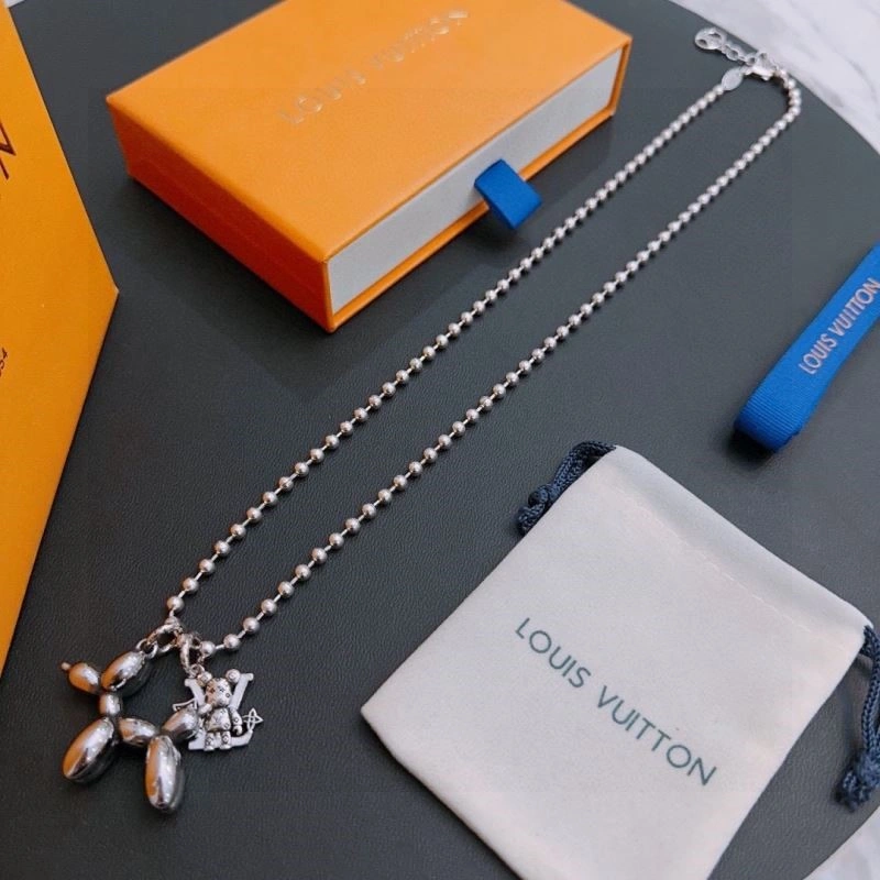 Louis Vuitton Necklaces Breathable 248925
