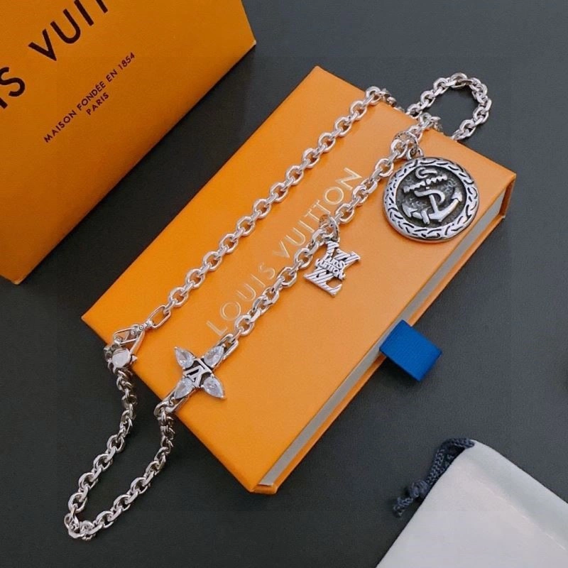 Louis Vuitton Necklaces Modern 248901