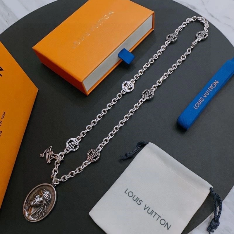 GoAnywhere Louis Vuitton Necklaces 248923