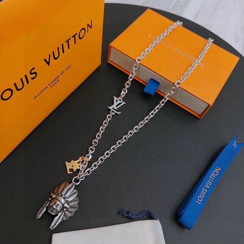 WaterResistant Louis Vuitton Necklaces 248919
