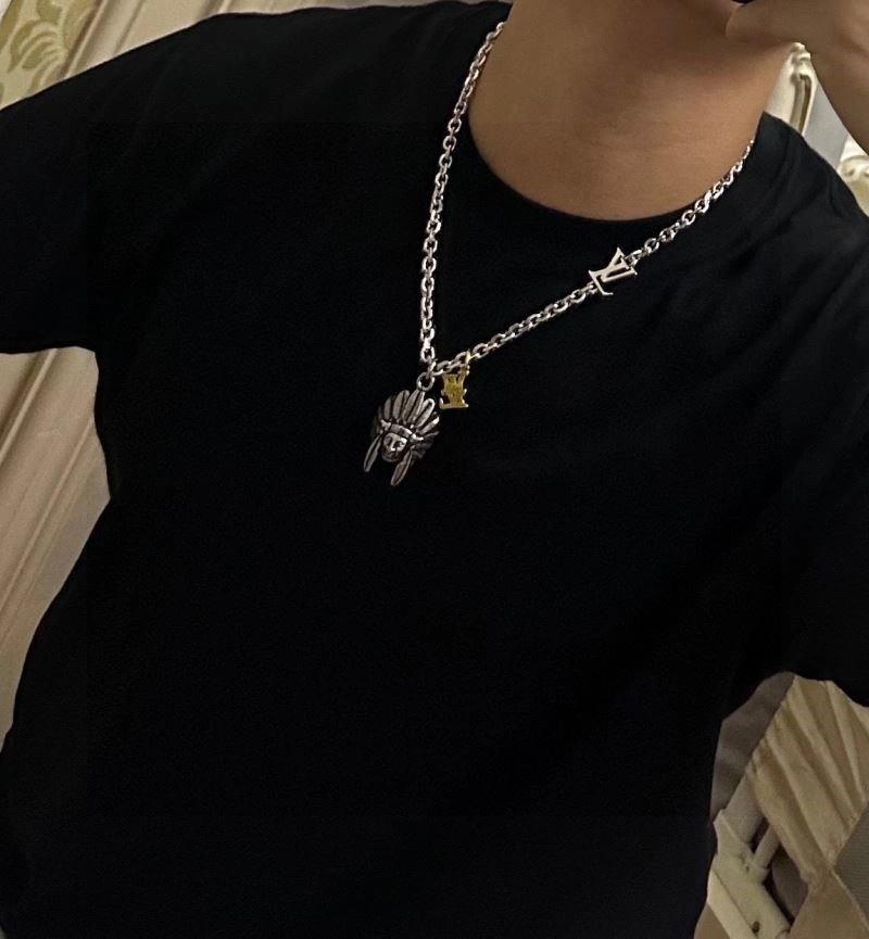 WaterResistant Louis Vuitton Necklaces 248919