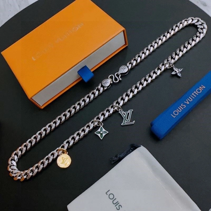 Neat Louis Vuitton Necklaces 248914
