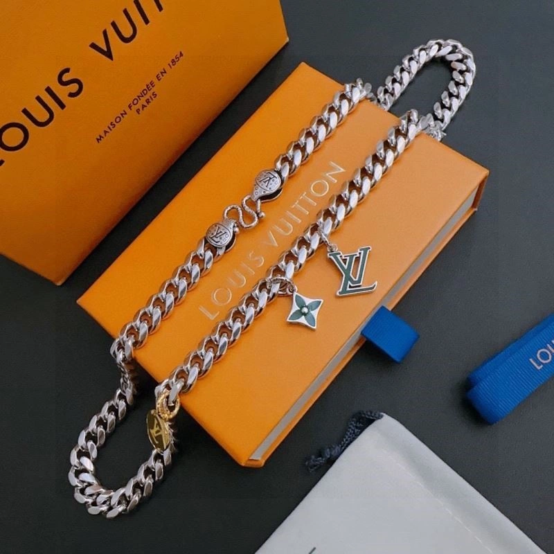 Neat Louis Vuitton Necklaces 248914