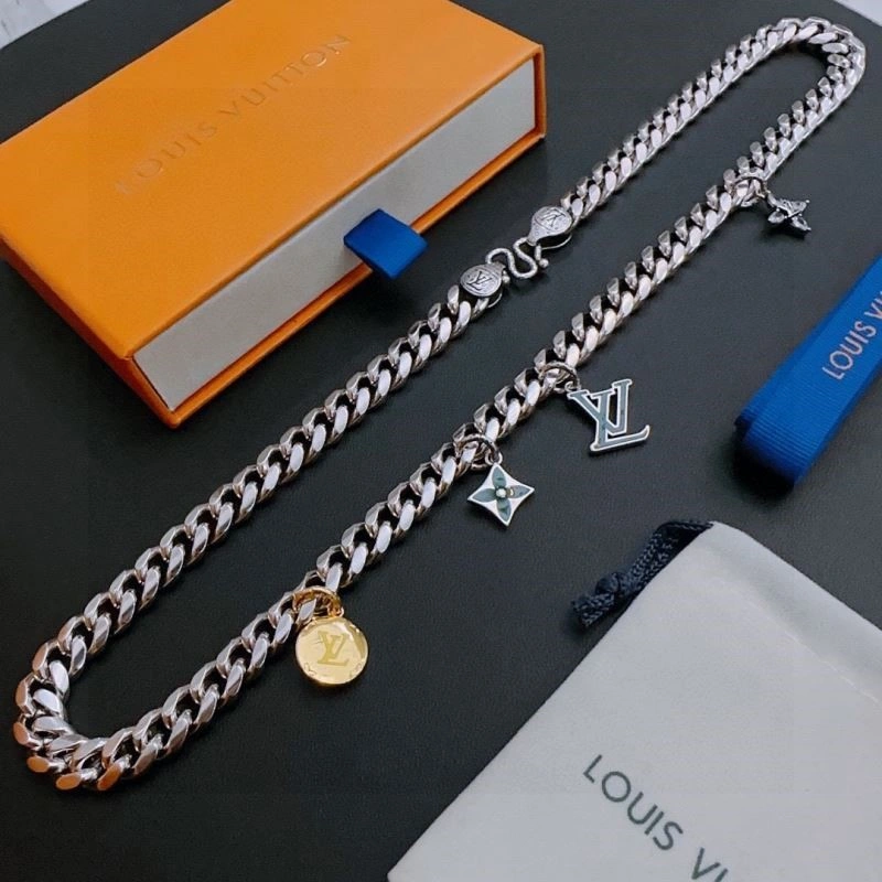 Neat Louis Vuitton Necklaces 248914