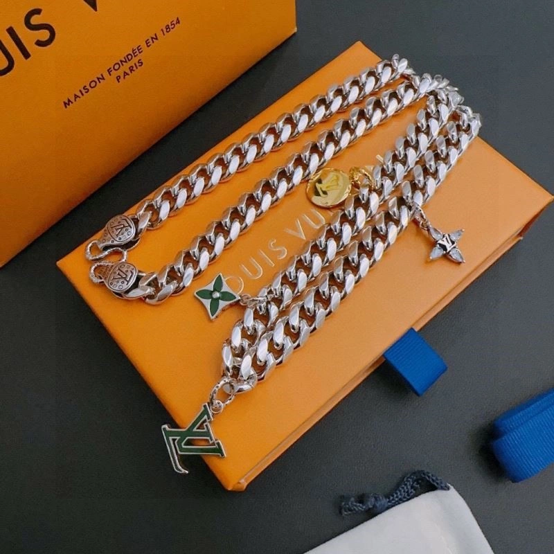 Neat Louis Vuitton Necklaces 248914