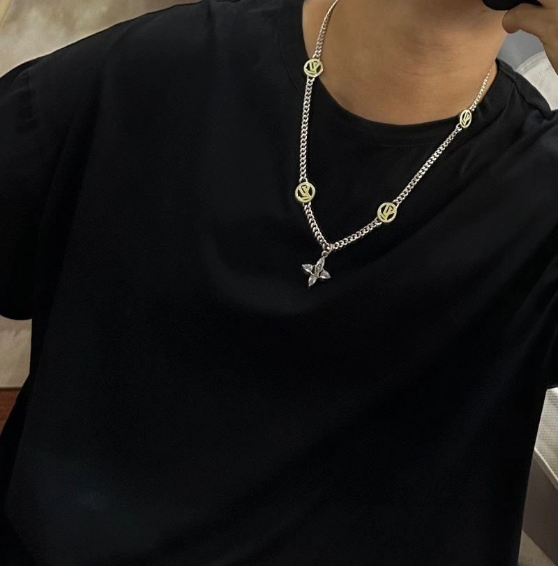 TechFriendly Louis Vuitton Necklaces 248917