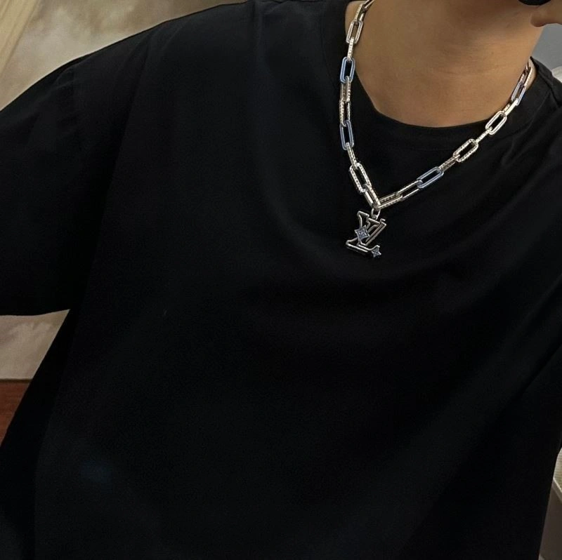 Vibrant Louis Vuitton Necklaces 248911