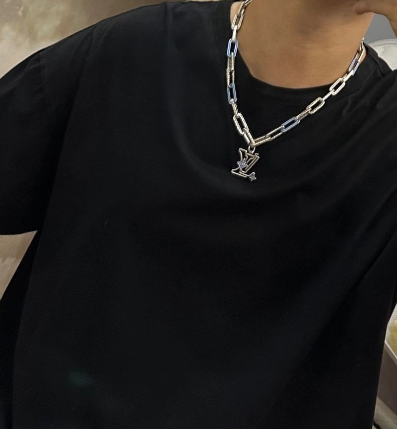 Vibrant Louis Vuitton Necklaces 248911