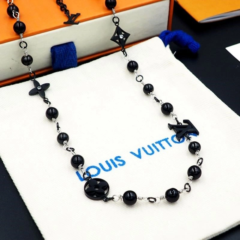 Functional Louis Vuitton Necklaces 248927