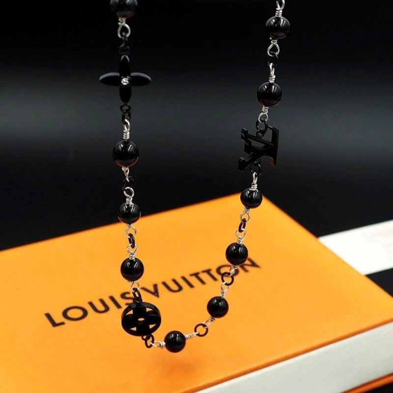 Functional Louis Vuitton Necklaces 248927