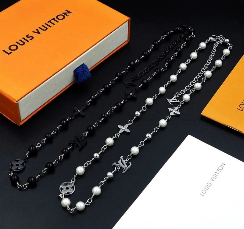 Functional Louis Vuitton Necklaces 248927