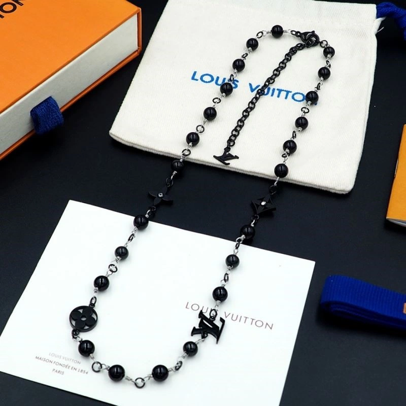 Functional Louis Vuitton Necklaces 248927