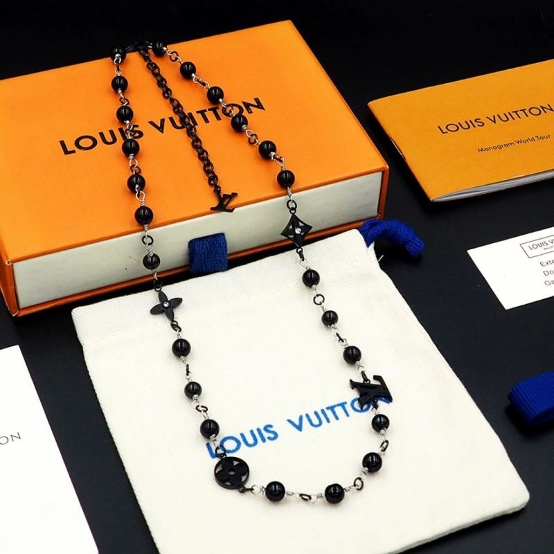 Functional Louis Vuitton Necklaces 248927
