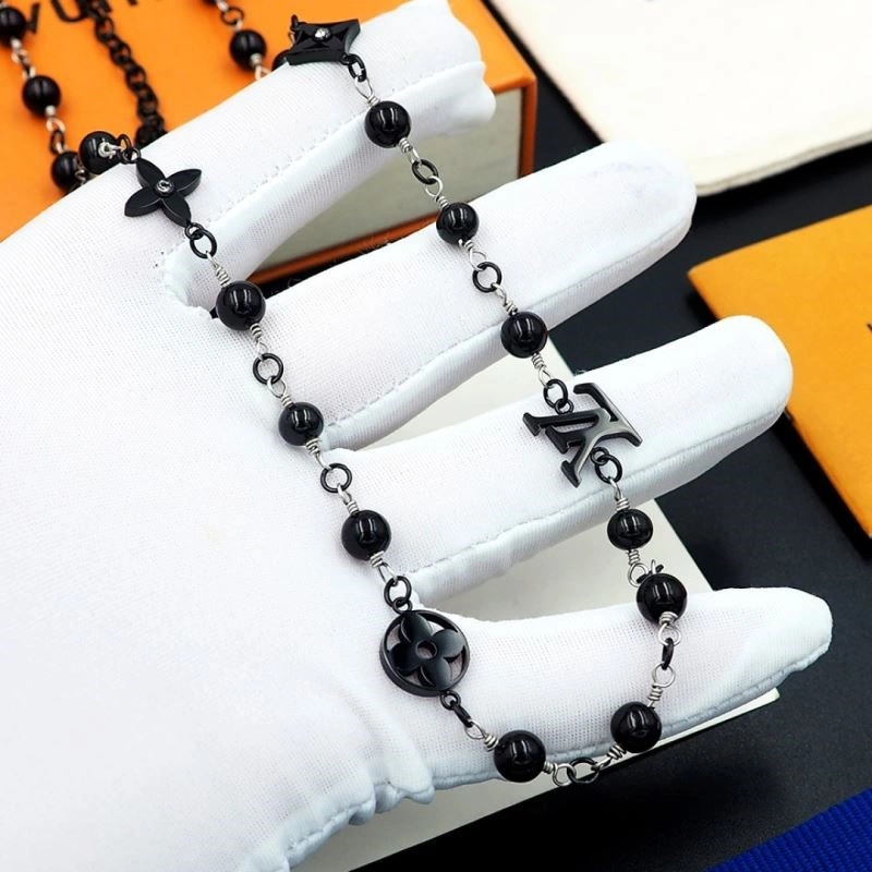 Functional Louis Vuitton Necklaces 248927