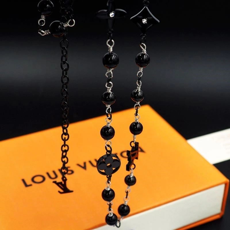 Functional Louis Vuitton Necklaces 248927