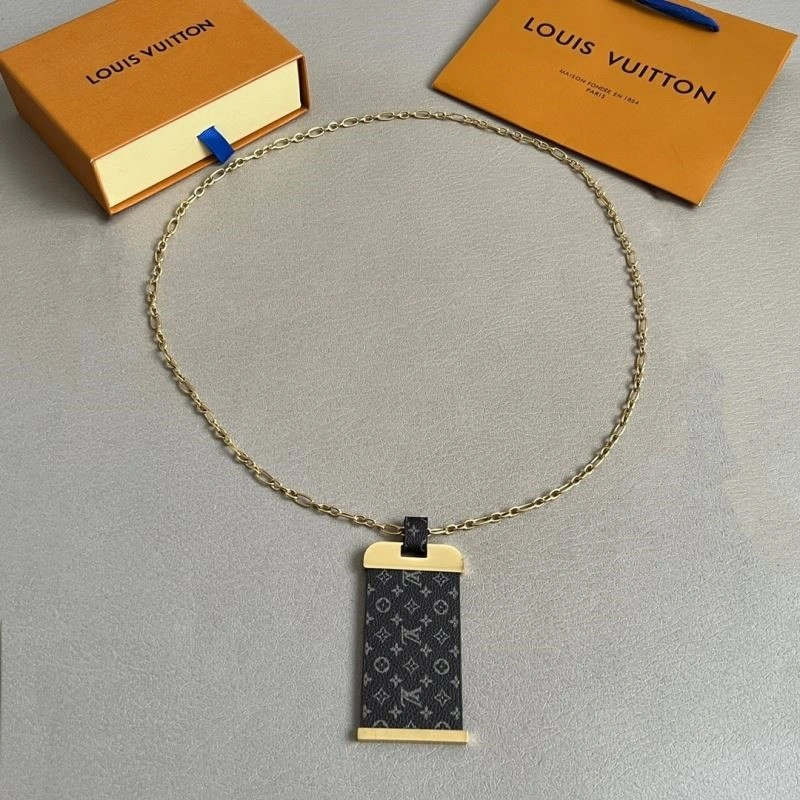 Louis Vuitton Necklaces ComfortFit 248900