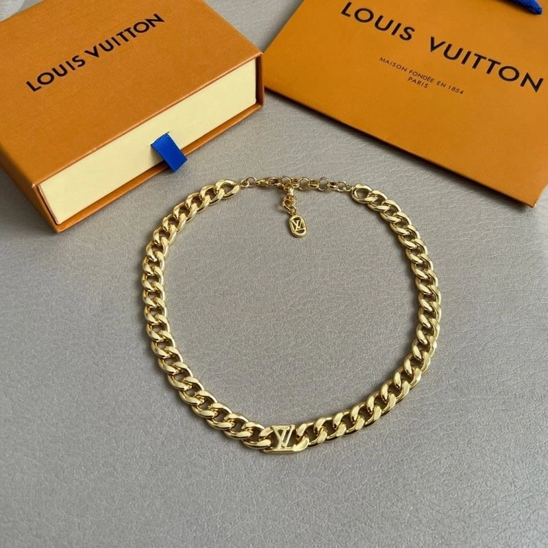 Louis Vuitton Necklaces Attractive 248898