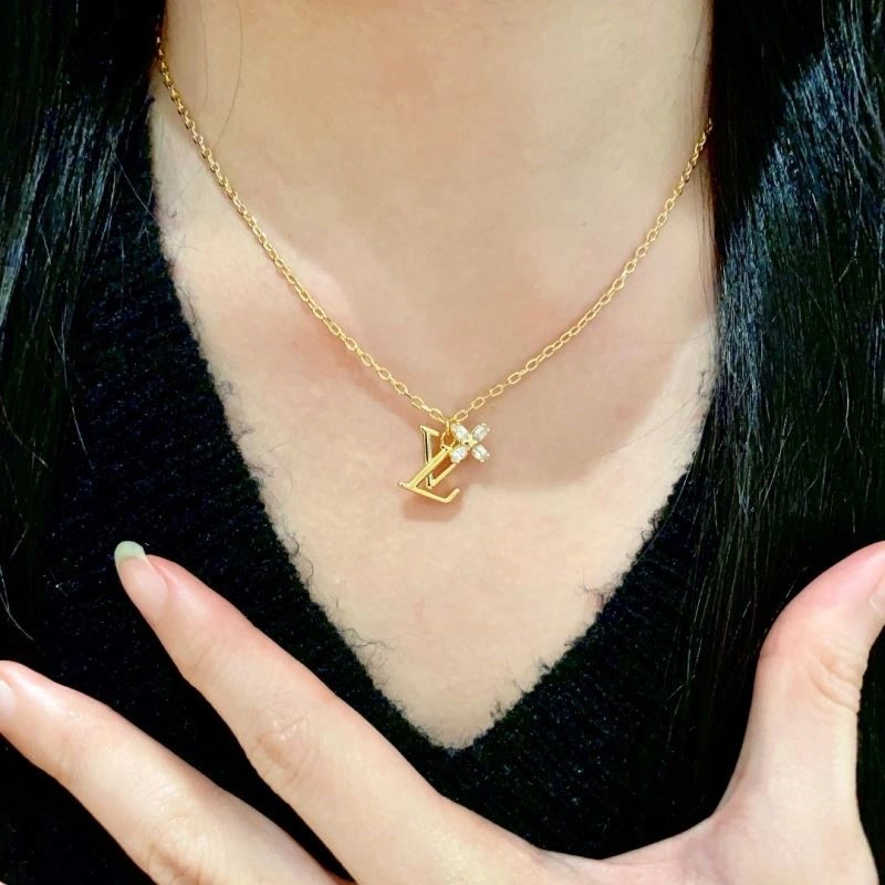 Louis Vuitton Necklaces Sophisticated 248906