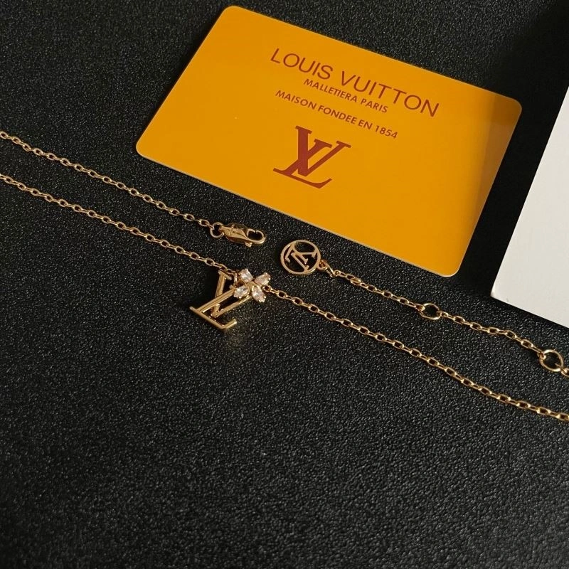 Louis Vuitton Necklaces Sophisticated 248906
