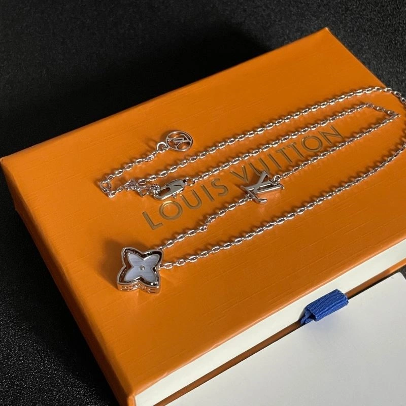 Durable Louis Vuitton Necklaces 248894