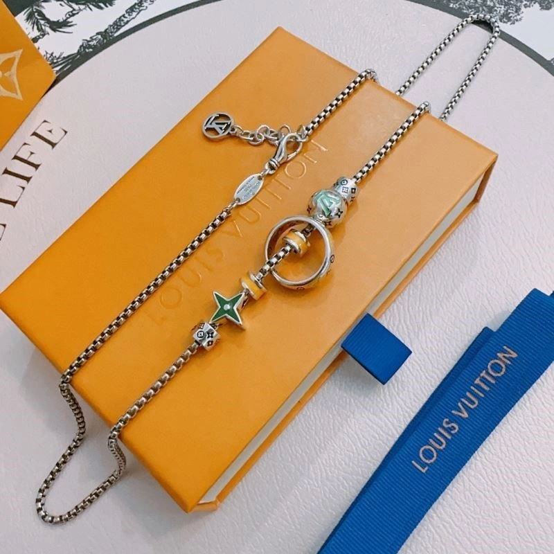 Louis Vuitton Necklaces Vibrant 248890