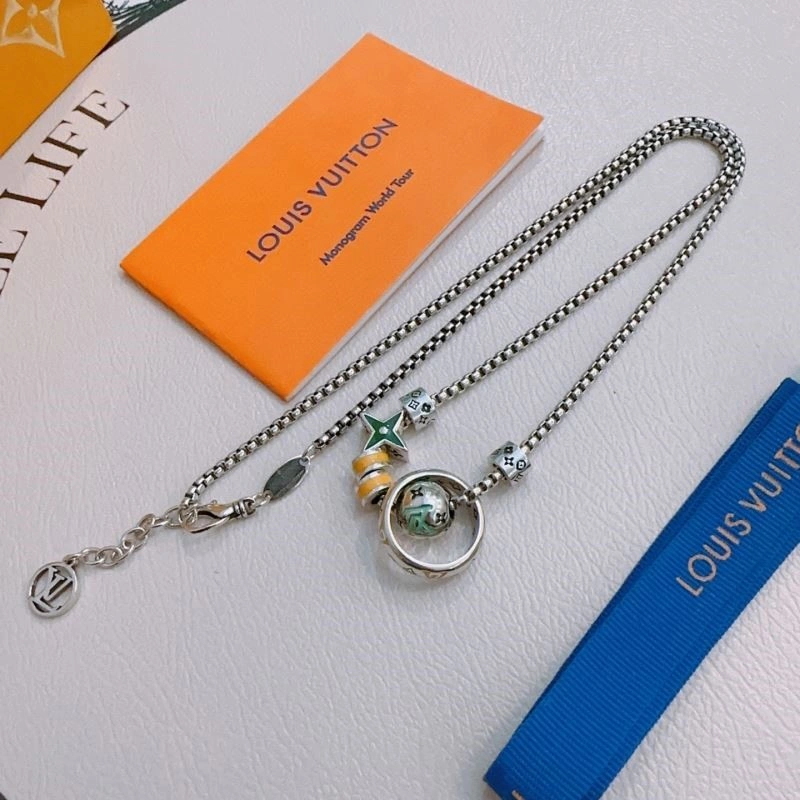 Louis Vuitton Necklaces Vibrant 248890