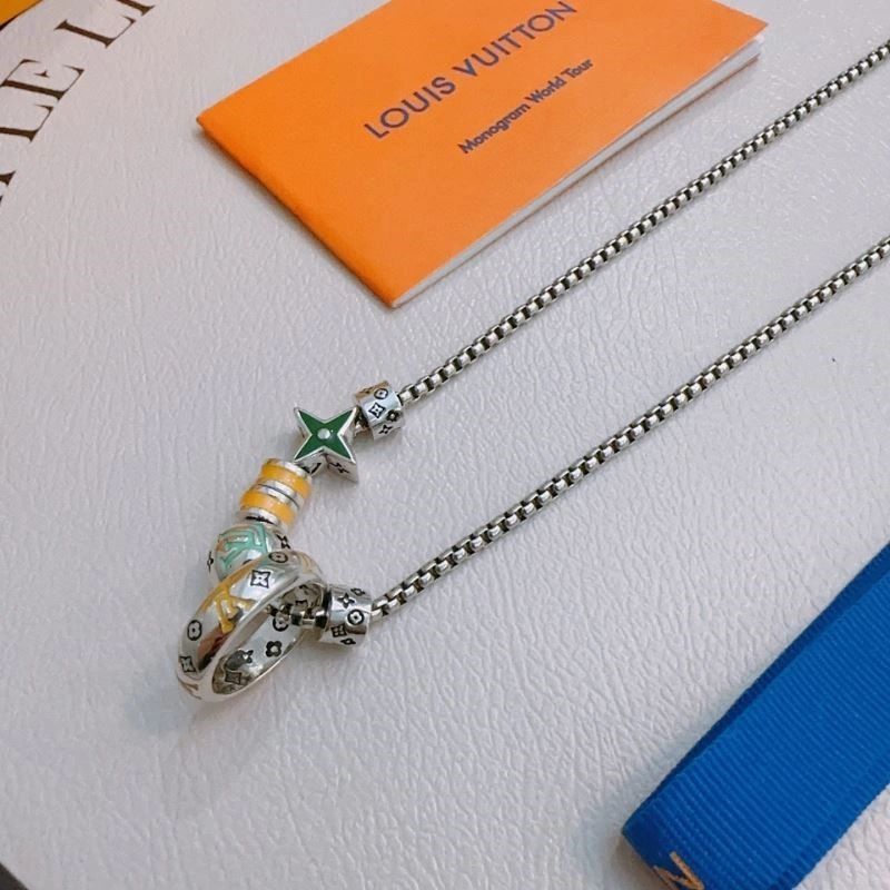 Louis Vuitton Necklaces Vibrant 248890
