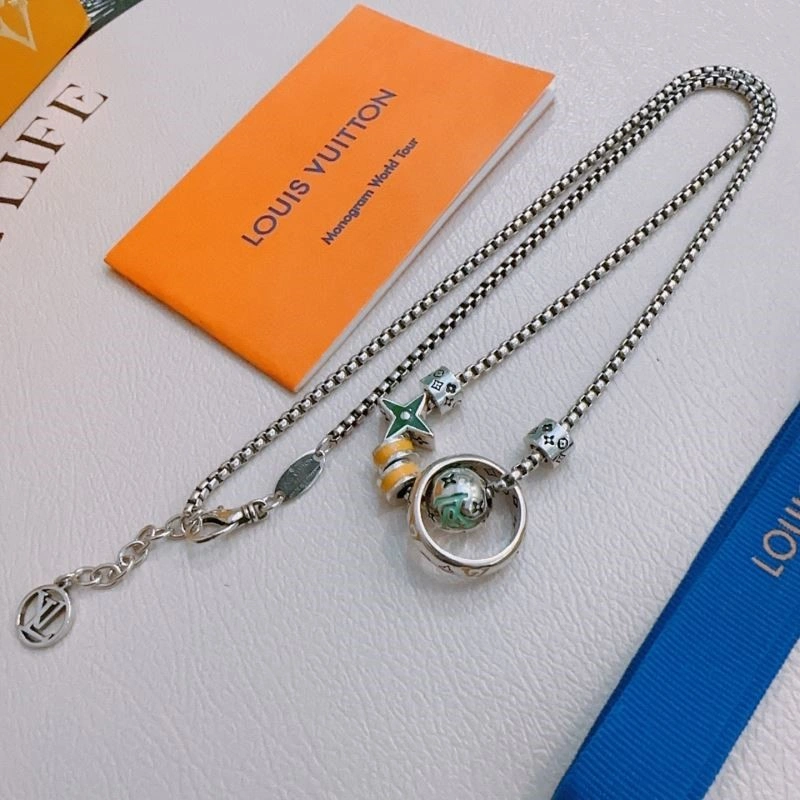 Louis Vuitton Necklaces Vibrant 248890