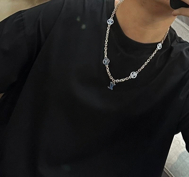 FreshLook Louis Vuitton Necklaces 248889